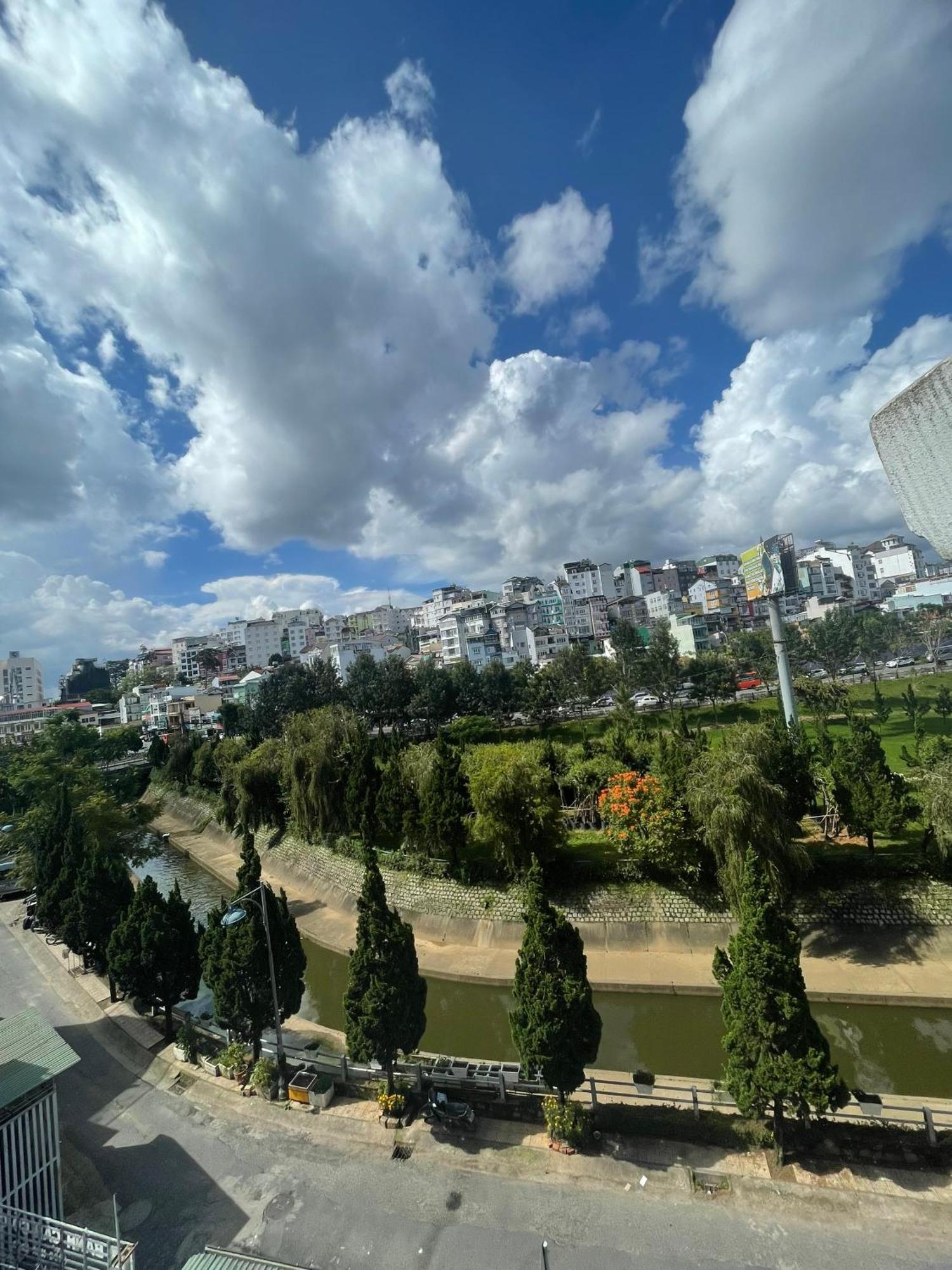 Phuong Vy Hotel Dalat Luaran gambar
